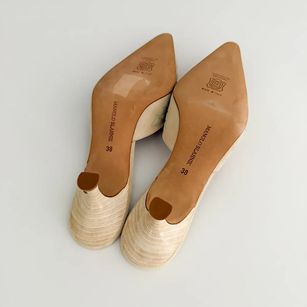 MANOLO BLAHNIK ベージュ ハイヒール 35½ 楽天市場】manolo blahnik マノロブラニク 35（カラーベージュ